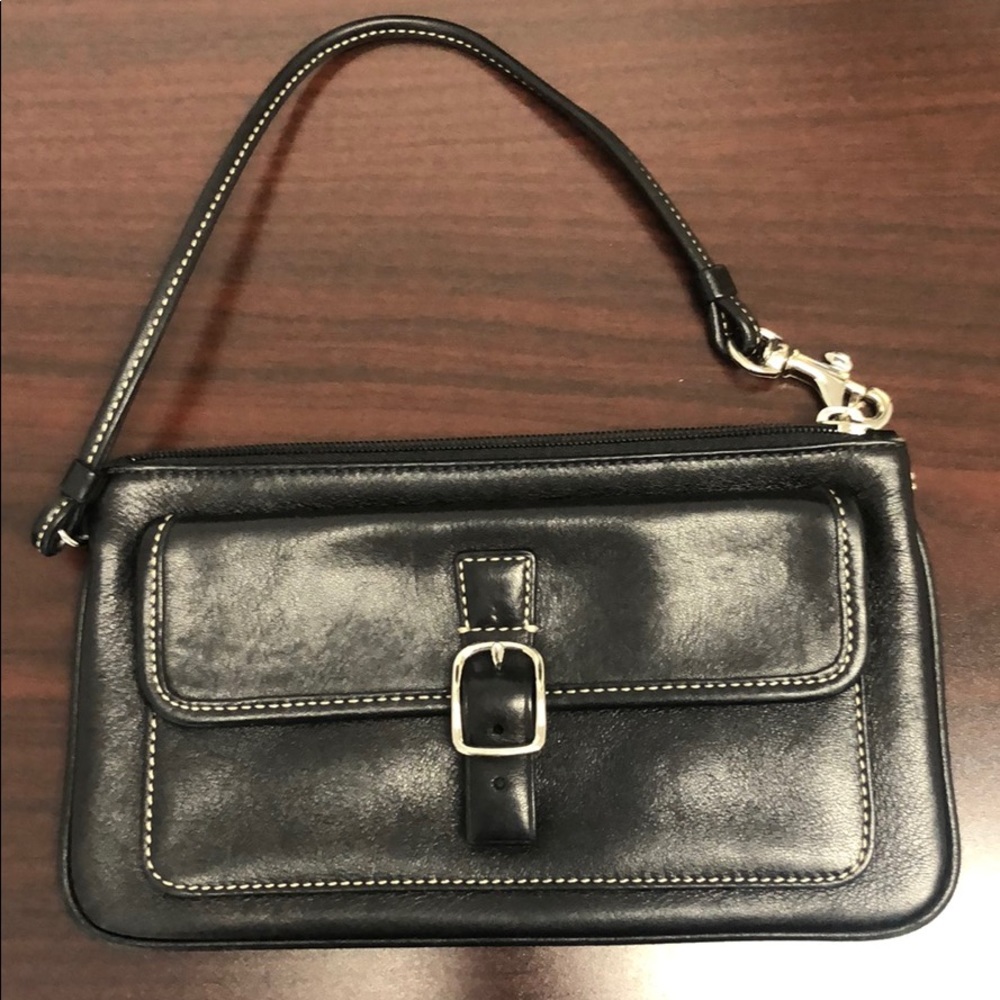 ☀️☀️☀️BLACK Coach Wristlet